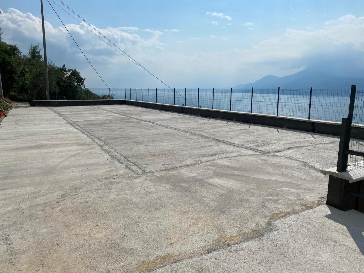 Appartamento Cadelagnel Кастеллетто-ді-Бренцоне Екстер'єр фото