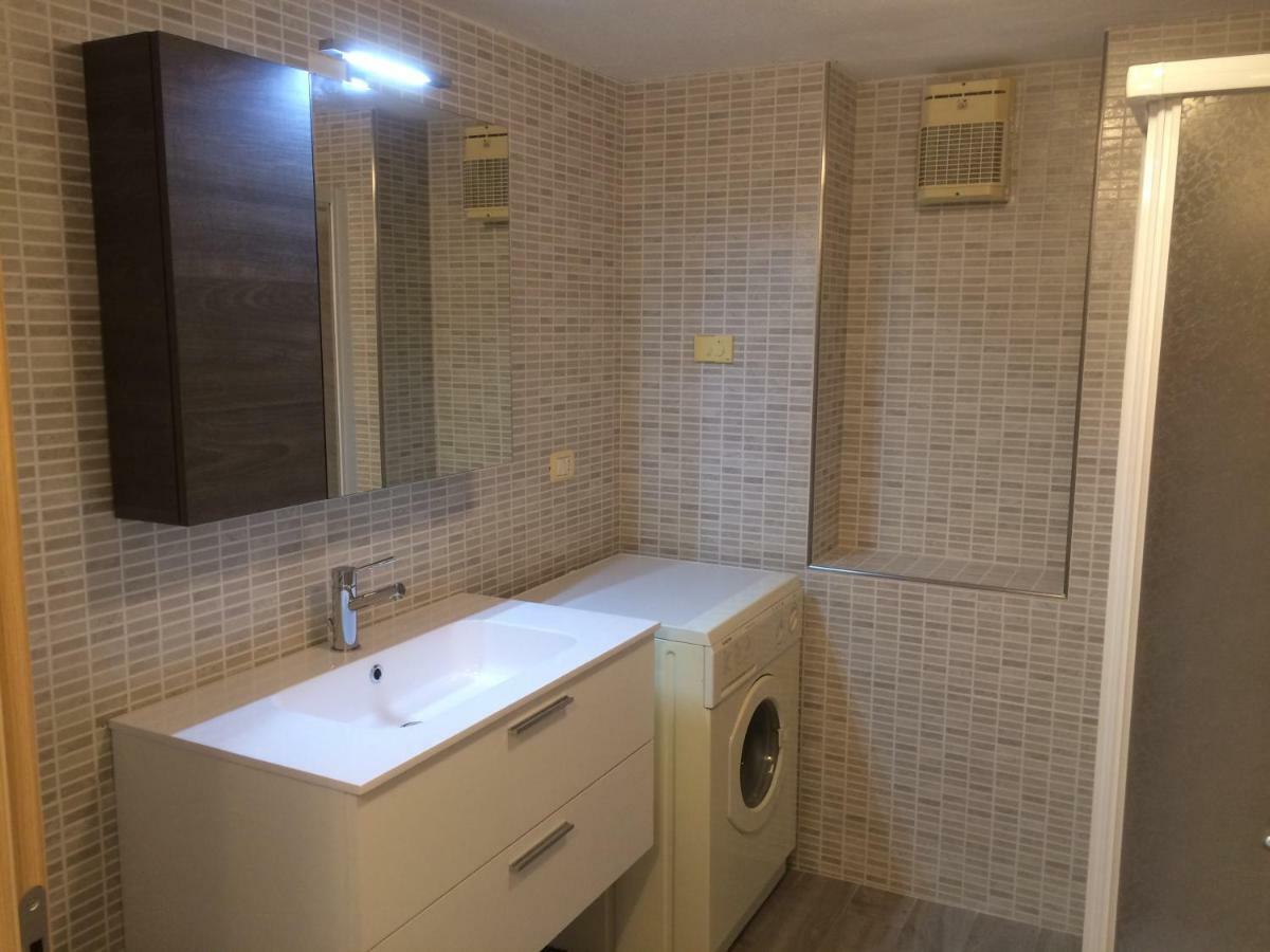 Appartamento Cadelagnel Кастеллетто-ді-Бренцоне Екстер'єр фото
